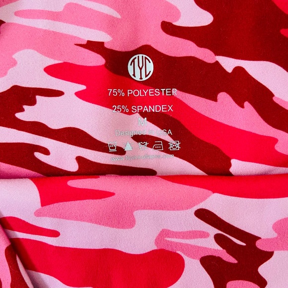 Til You Collapse Effortless Scrunch Bum Crops Size Med - Picture 5 of 5